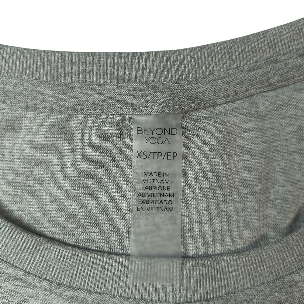 Beyond Yoga Featherweight Rebalance Tank XS Silver Mist Heather Yoga NWT Top - Picture 2 of 6